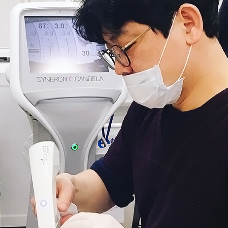  <span class="lte-header lte-h4"> 피부과전문의 1:1 맞춤 진단 시술 </span> 